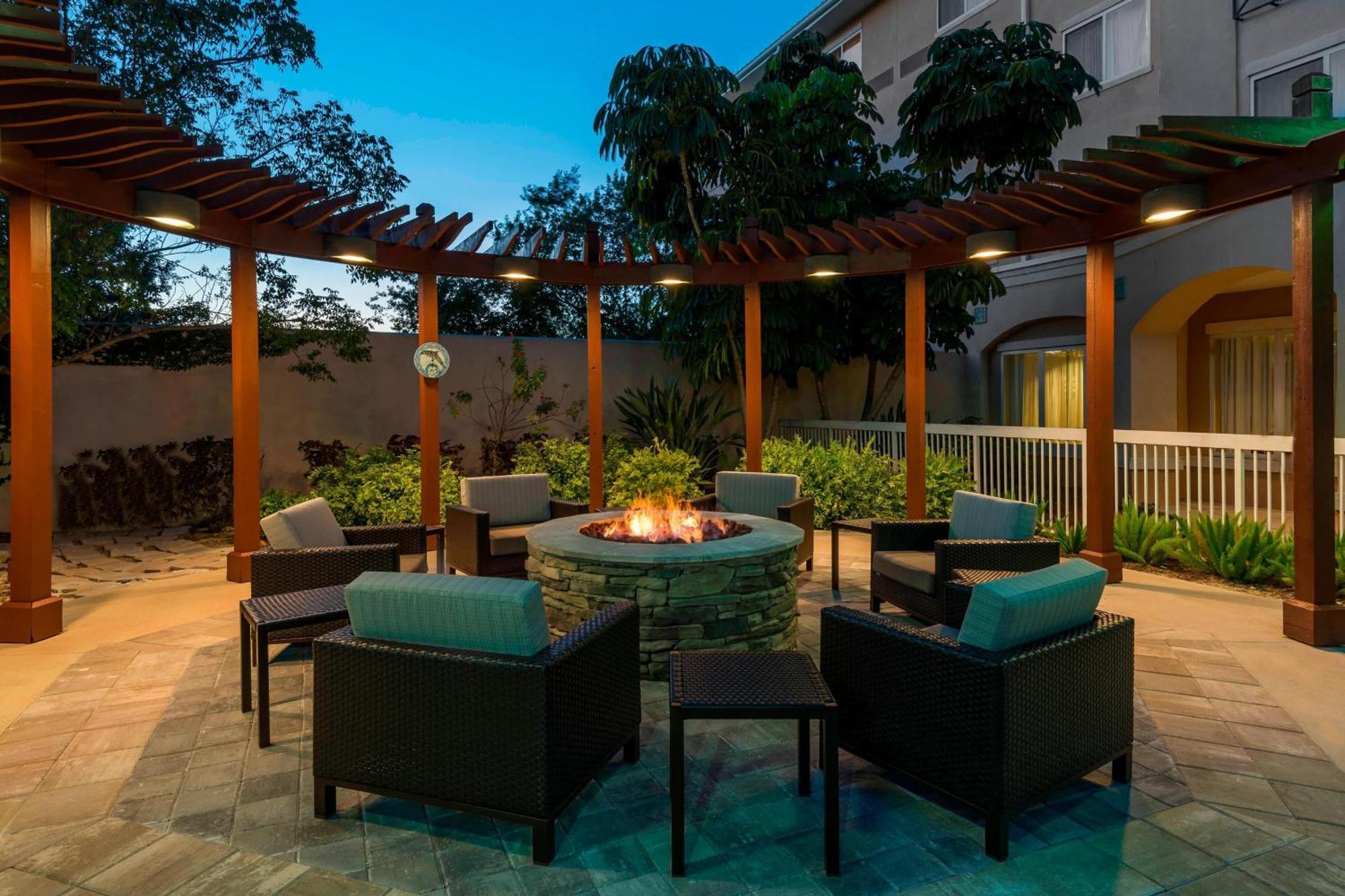 Courtyard Fort Myers At I-75 And Gulf Coast Town Center Estero Zewnętrze zdjęcie